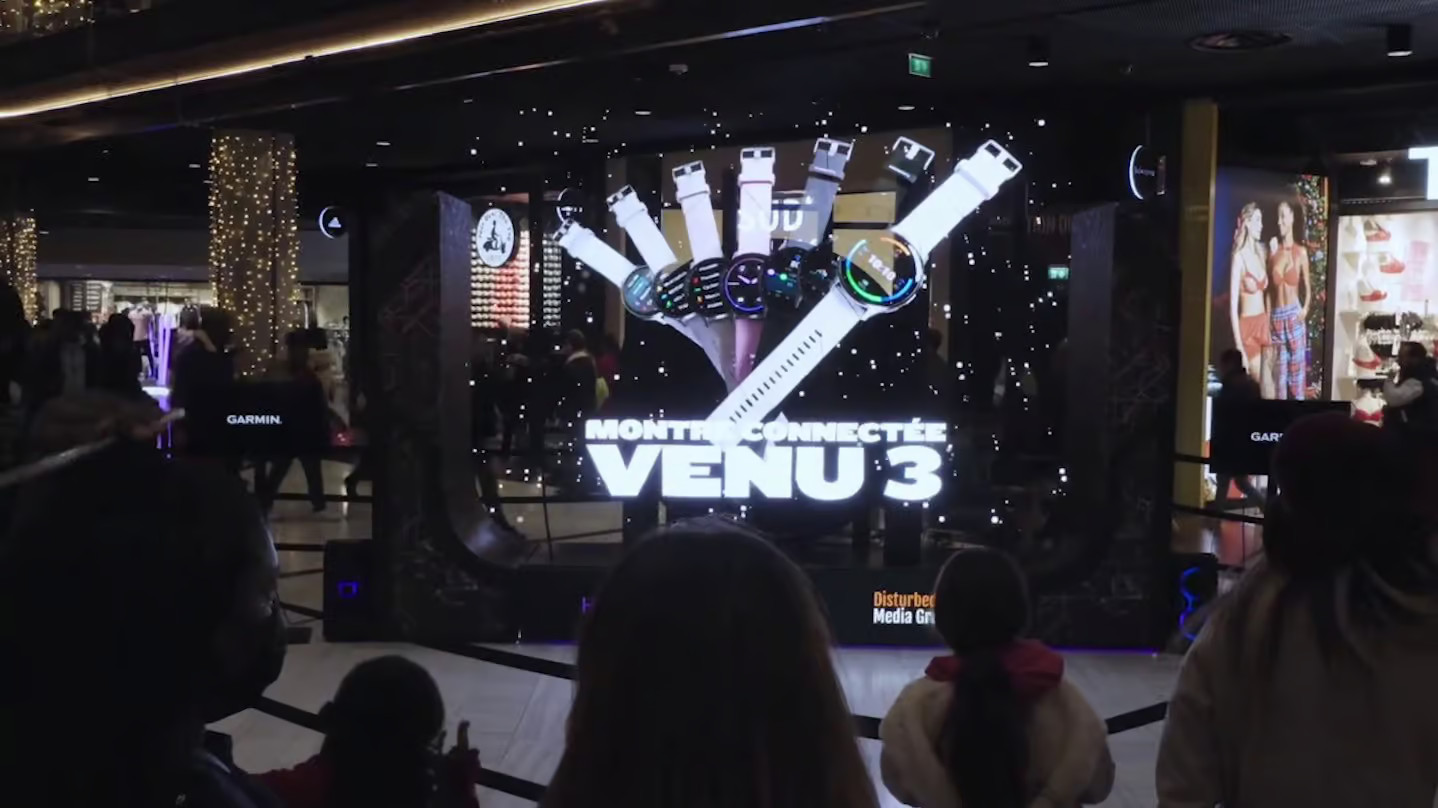 Transforming Product Presentations with Interactive Holograms Transforming Product Presentations with Interactive Holograms